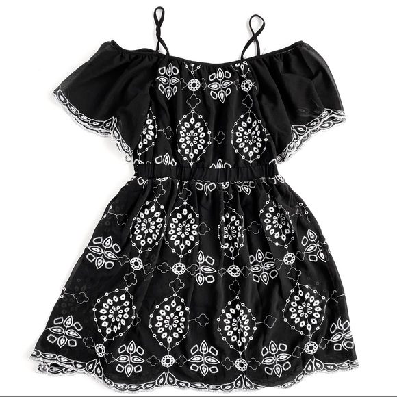 Romeo & Juliet Couture | eyelet embroidered dress - Picture 3 of 8